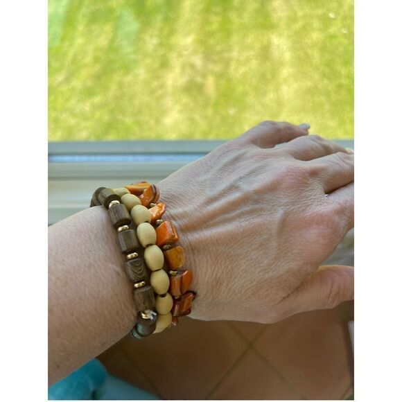 NEW Beaded stretch bracelet set, orange iridescent, cream and brown - Picture 2 of 4